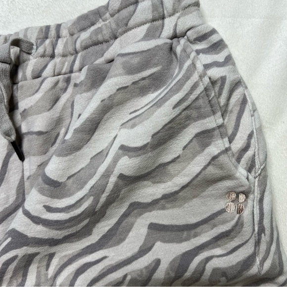Sweaty Betty Organic Cotton Animal Print Athletic Shorts French Terry - Picture 5 of 7